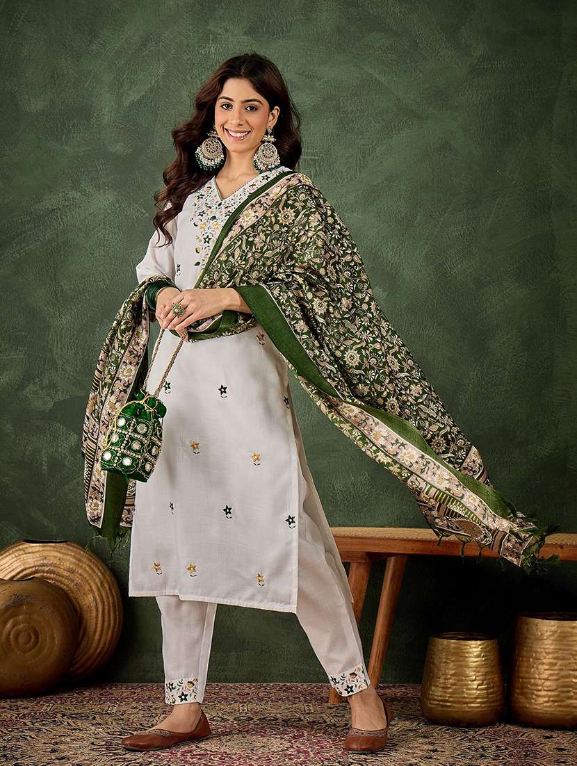 women self design white kurta dupatta set