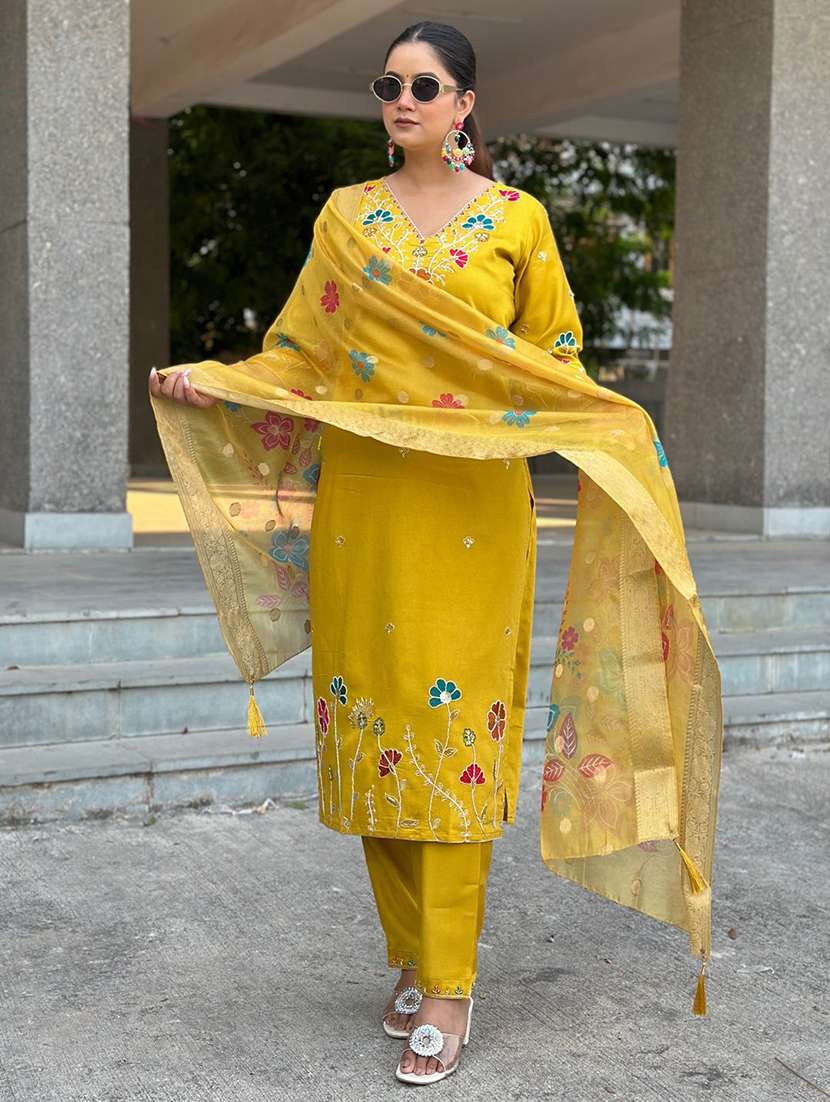 women yellow kurta dupatta set
