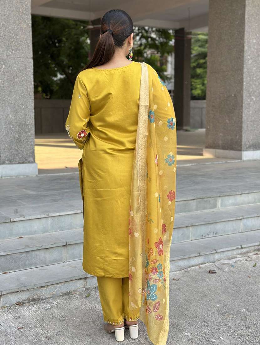 women yellow kurta dupatta set - 22440373 -  Standard Image - 2