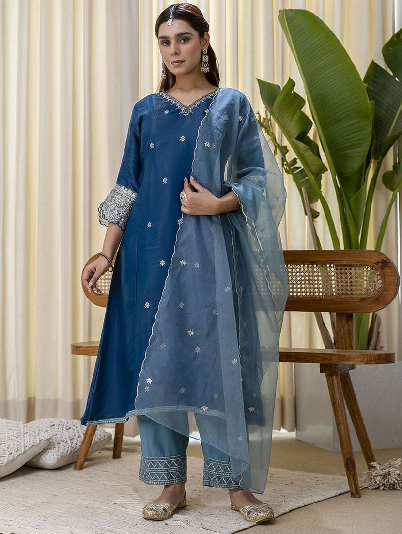 women self design blue kurta dupatta set