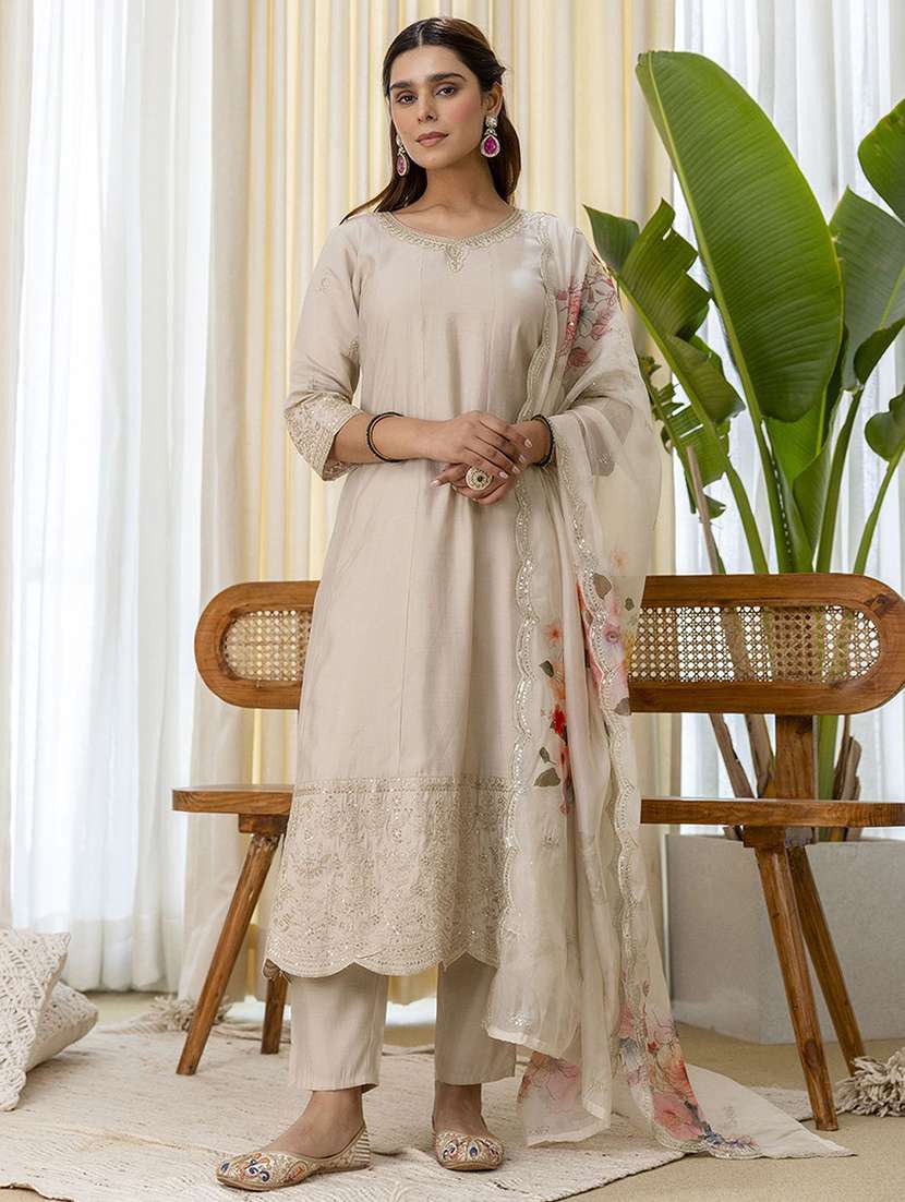 women grey kurta dupatta set
