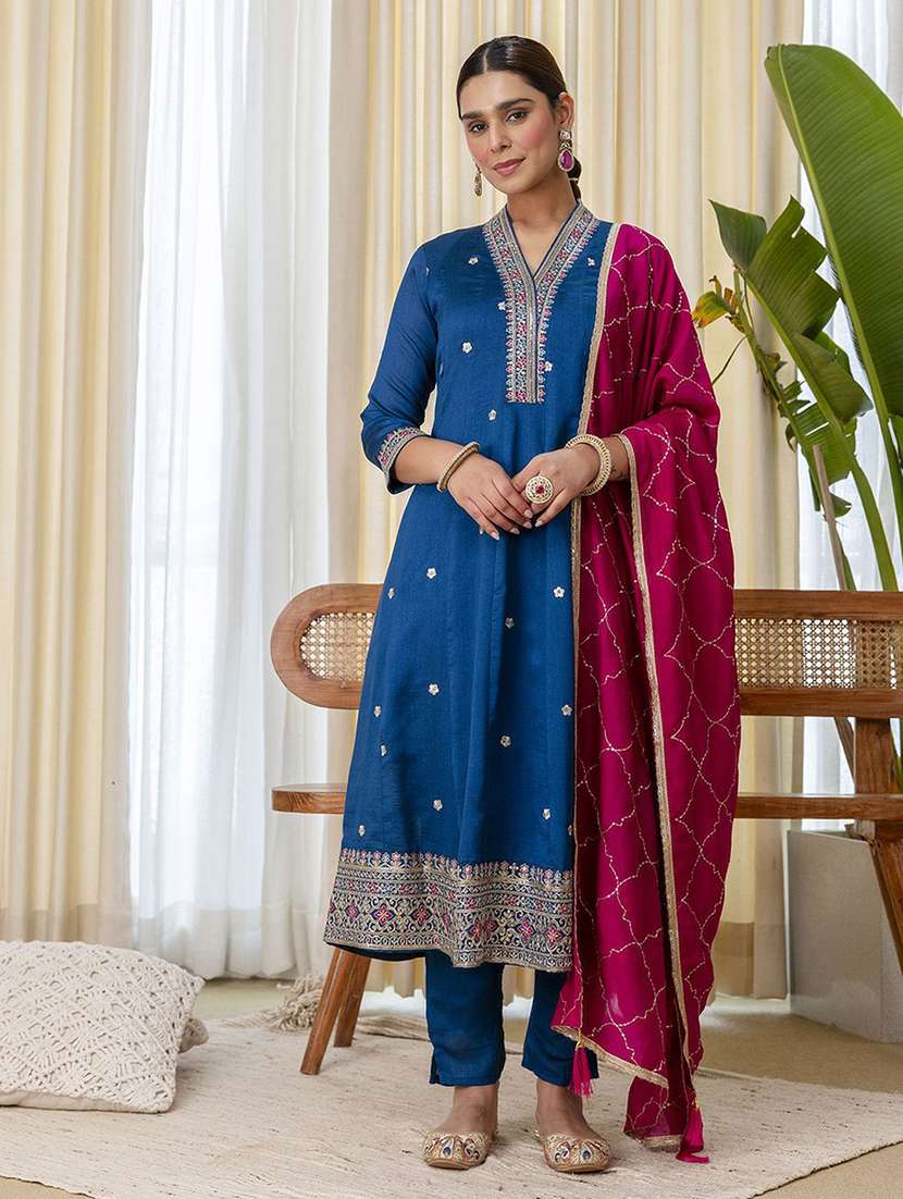 women self design blue kurta dupatta set