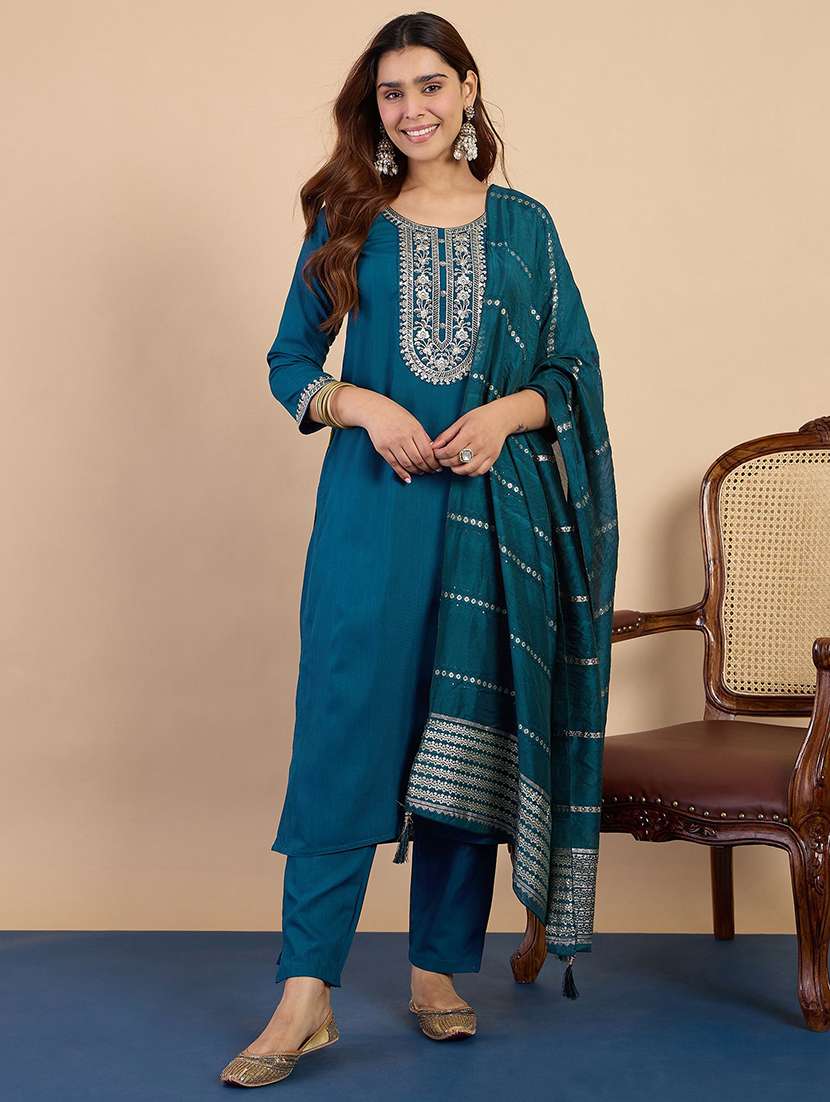 women solid with work three quarter sleeve kurta pant with dupatta set