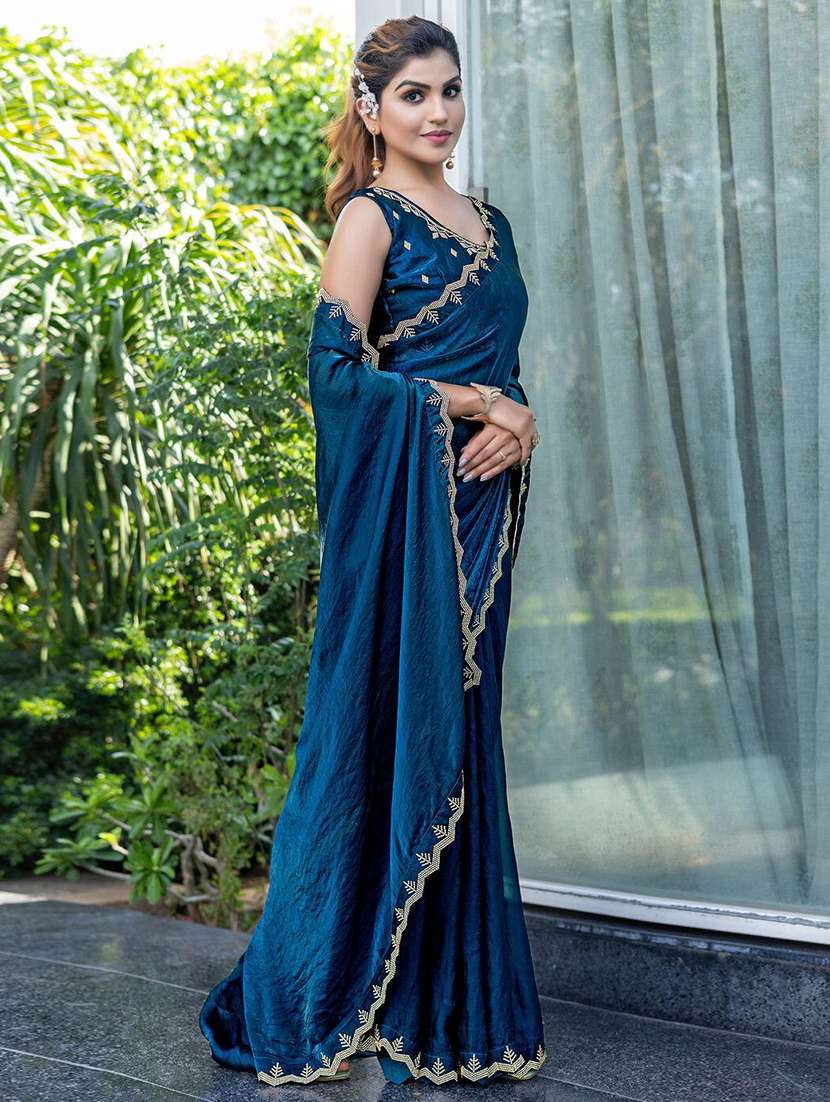 women solid with embellished bordered saree - 22442434 -  Standard Image - 2