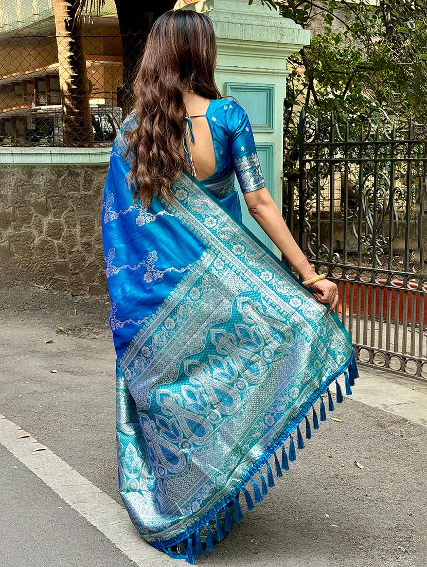 women self design banarasi saree with blouse - 22442945 -  Standard Image - 2