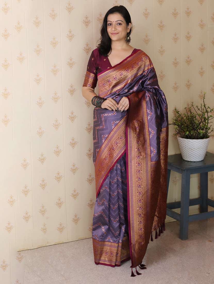 women self design banarasi saree with blouse