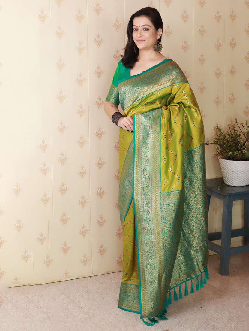 women self design banarasi saree with blouse - 22442968 -  Standard Image - 2