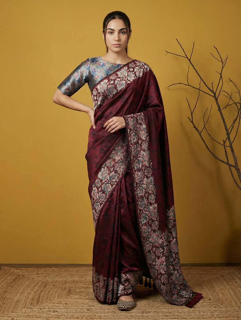women printed bordered saree with blouse