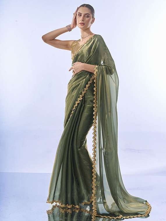 women solid with bordered saree - 22444298 -  Standard Image - 2