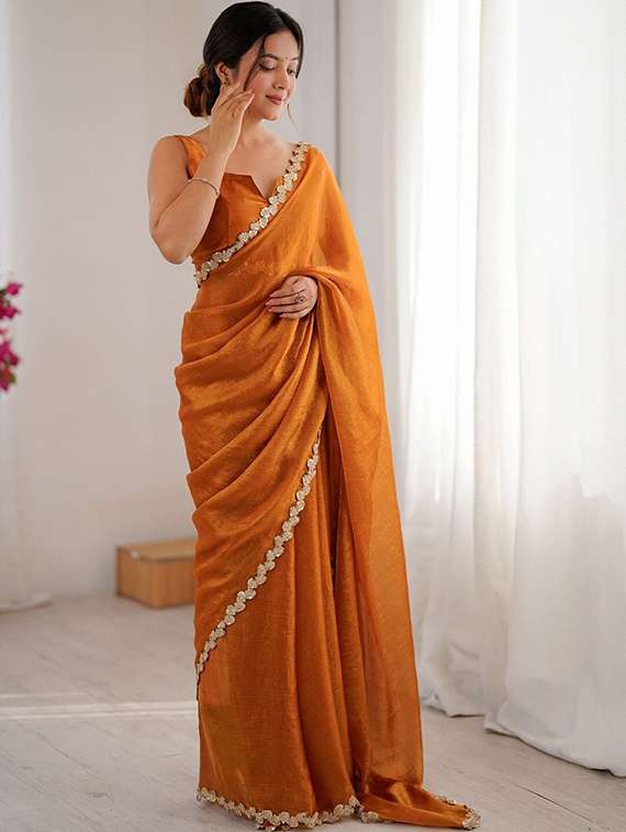 women solid with bordered saree - 22444304 -  Standard Image - 2