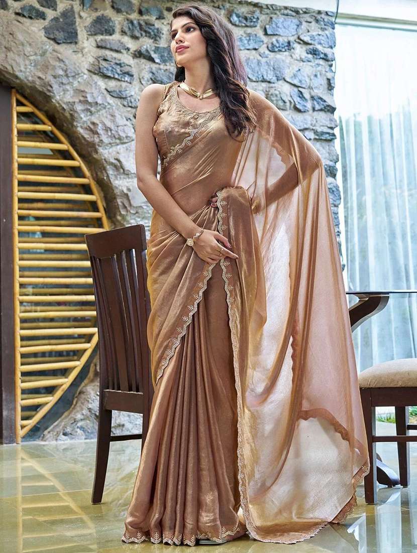 women solid with bordered saree - 22444385 -  Standard Image - 2