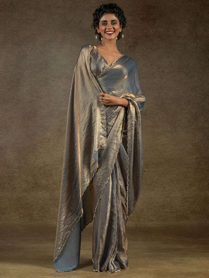 women solid with bordered saree