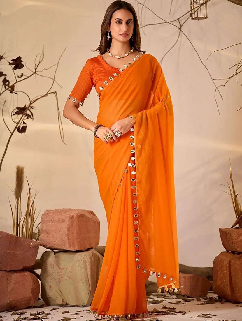 women solid with bordered saree - 22444525 -  Standard Image - 2