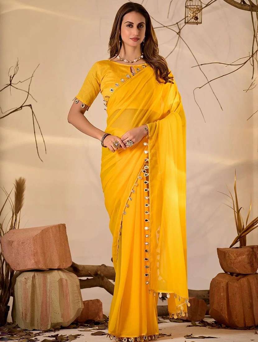 women solid with bordered saree - 22444532 -  Standard Image - 2