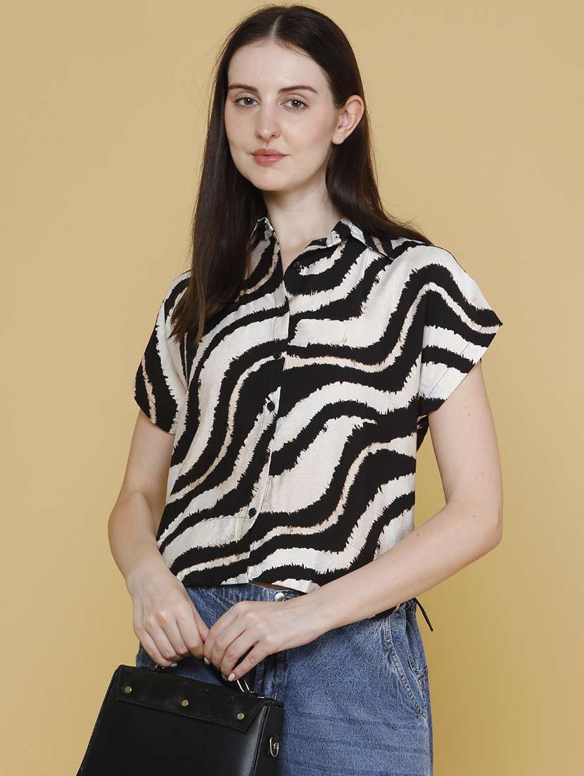 women printed collared shirt style top