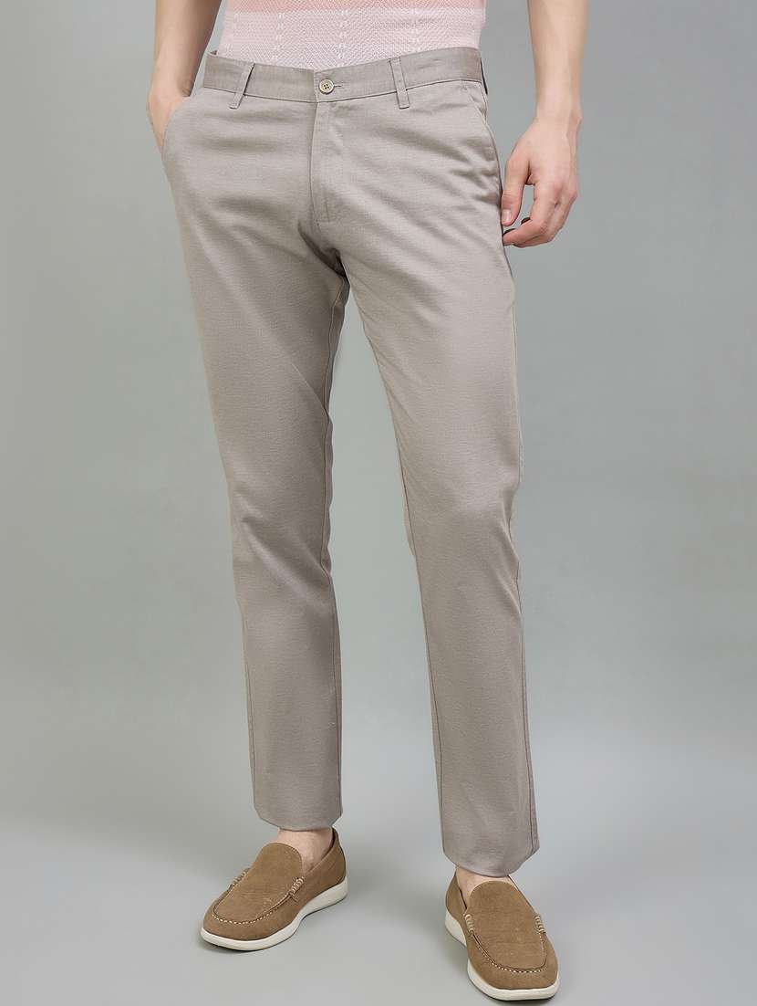 men solid mid rise chinos casual trouser