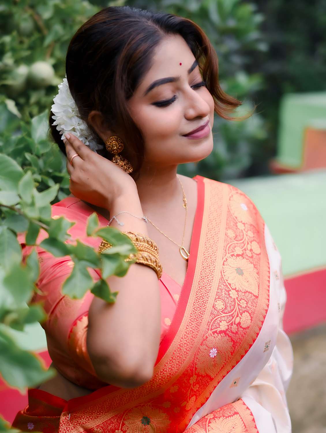 women self design bordered saree with blouse - 22448847 -  Standard Image - 2