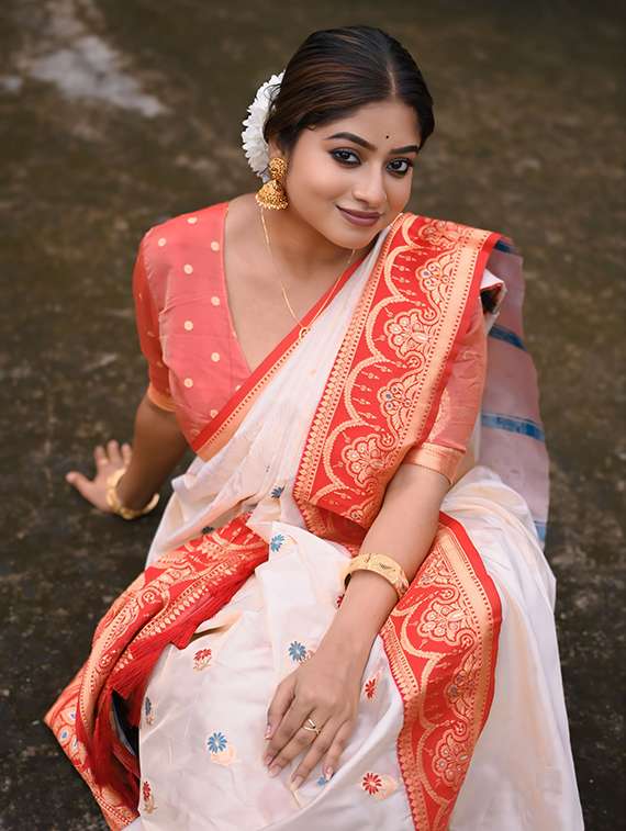 women self design bordered saree with blouse - 22448848 -  Standard Image - 2