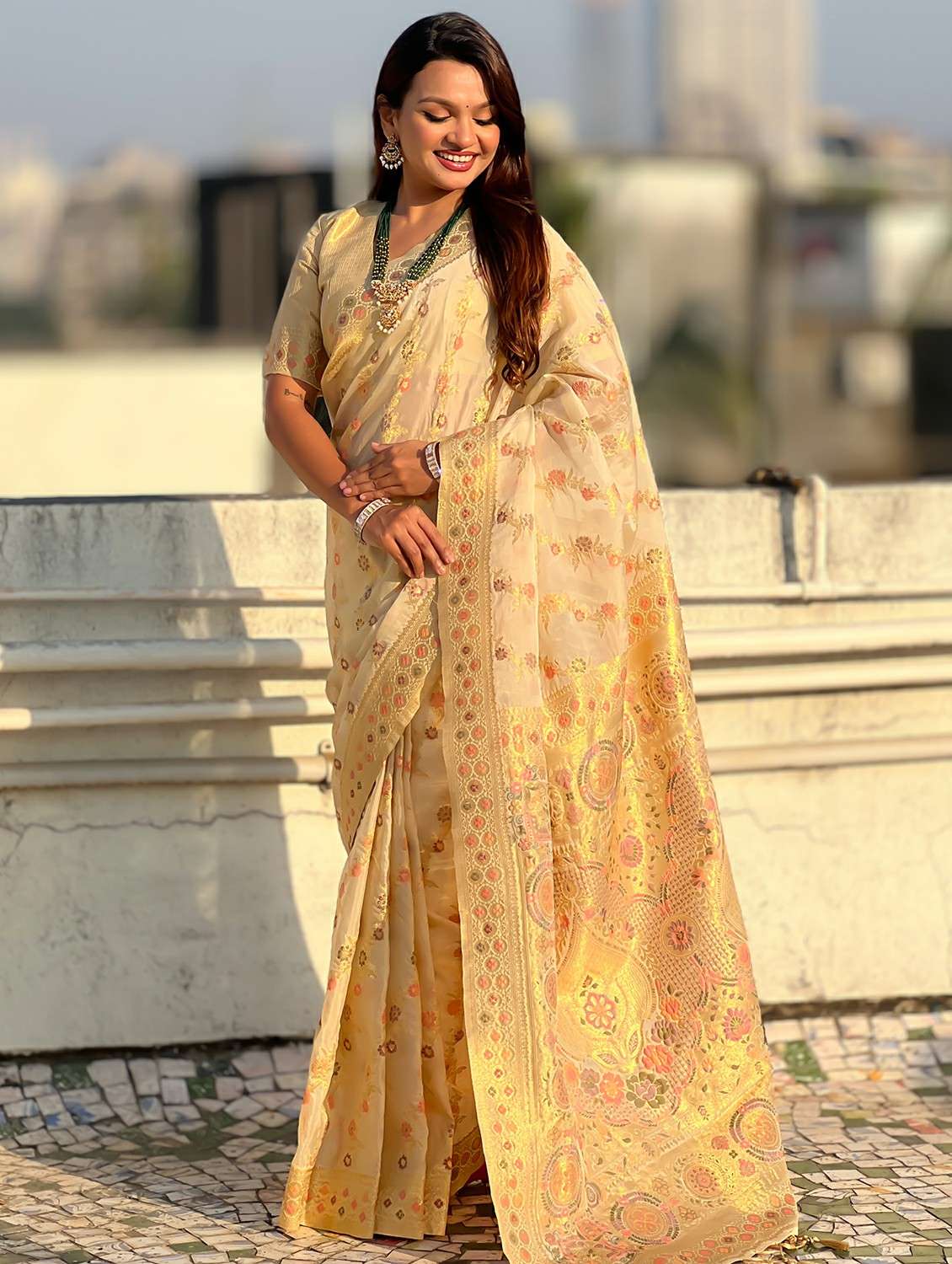 women self design banarasi saree with blouse - 22448886 -  Standard Image - 2