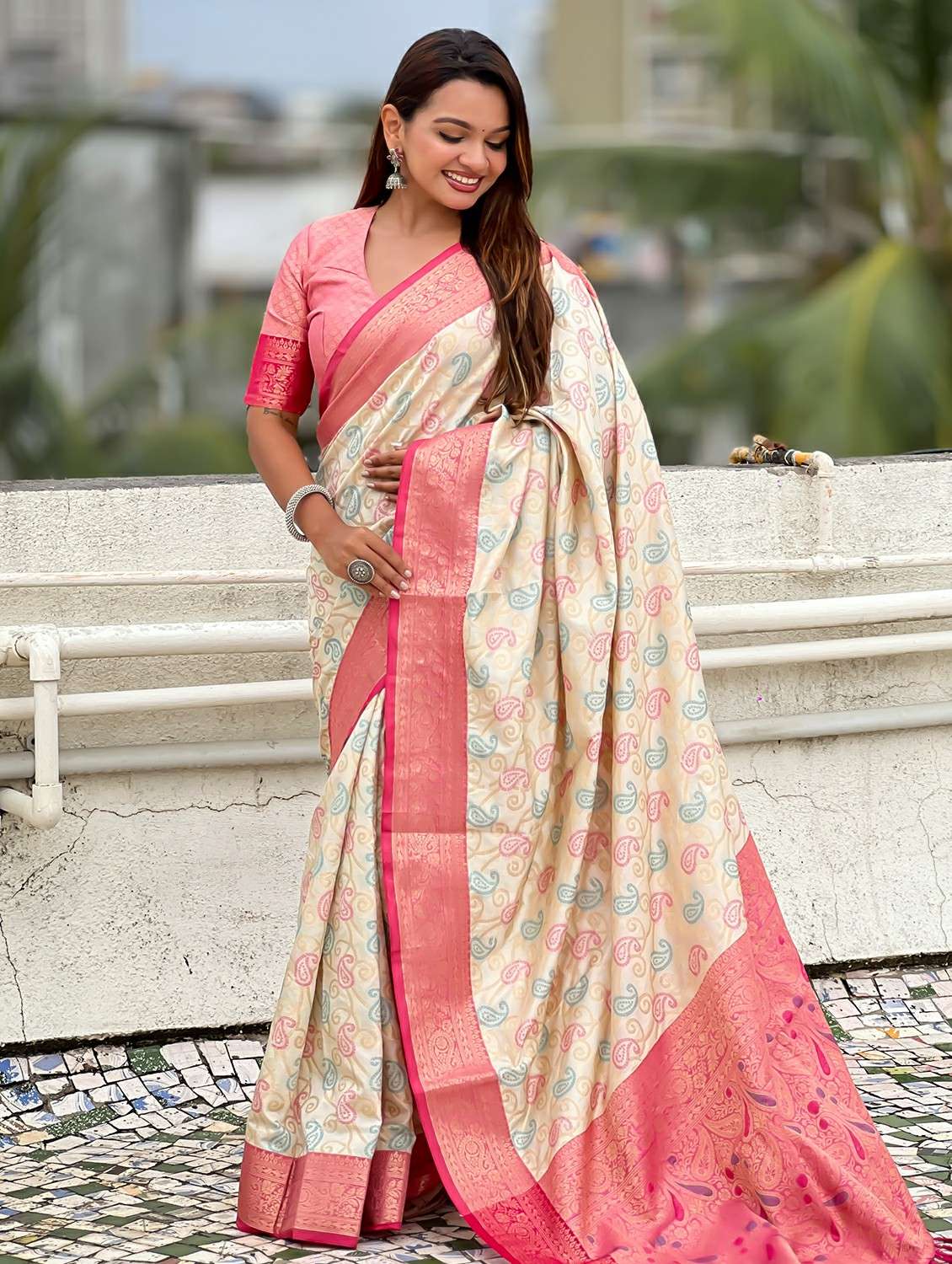 women bandhani patola saree with blouse - 22448911 -  Standard Image - 2