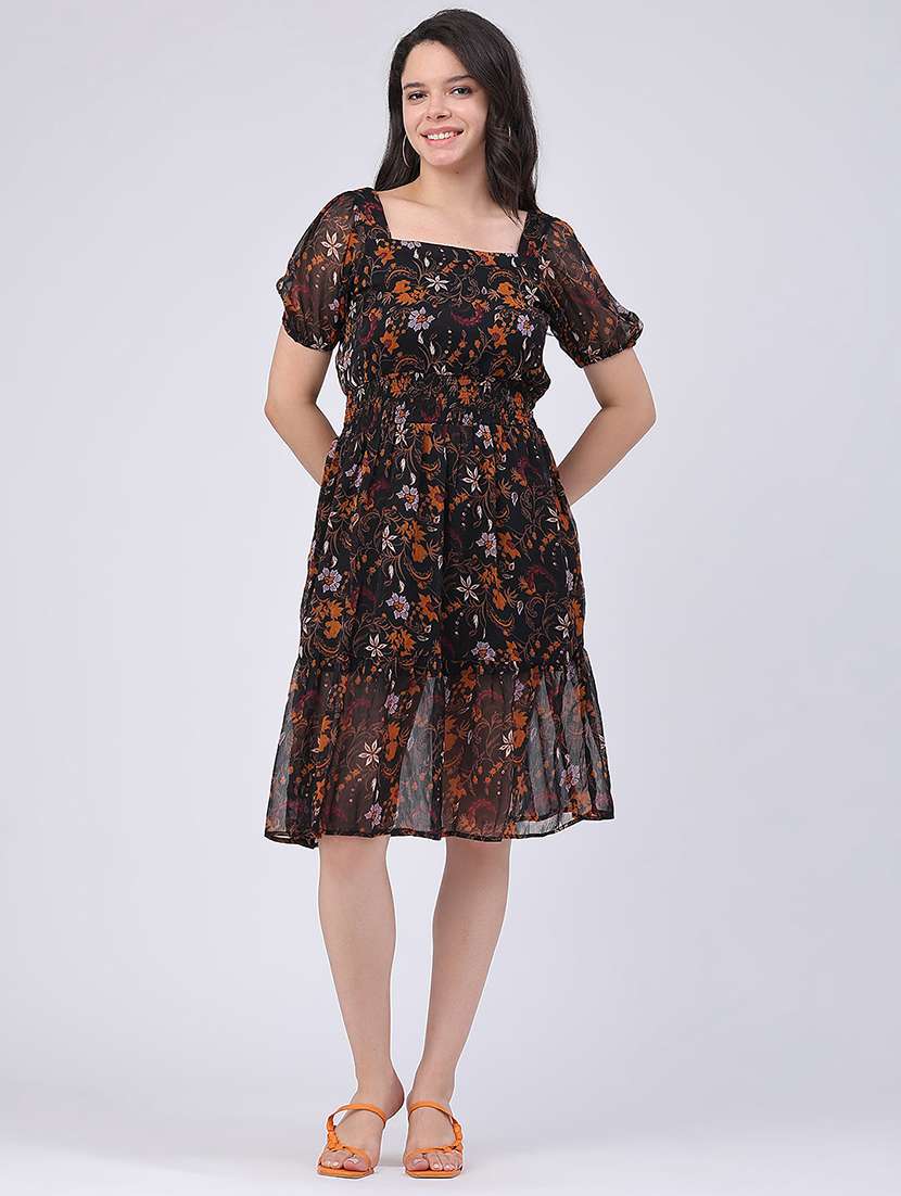 women printed puff sleeves tiered dress - 22449383 -  Standard Image - 2