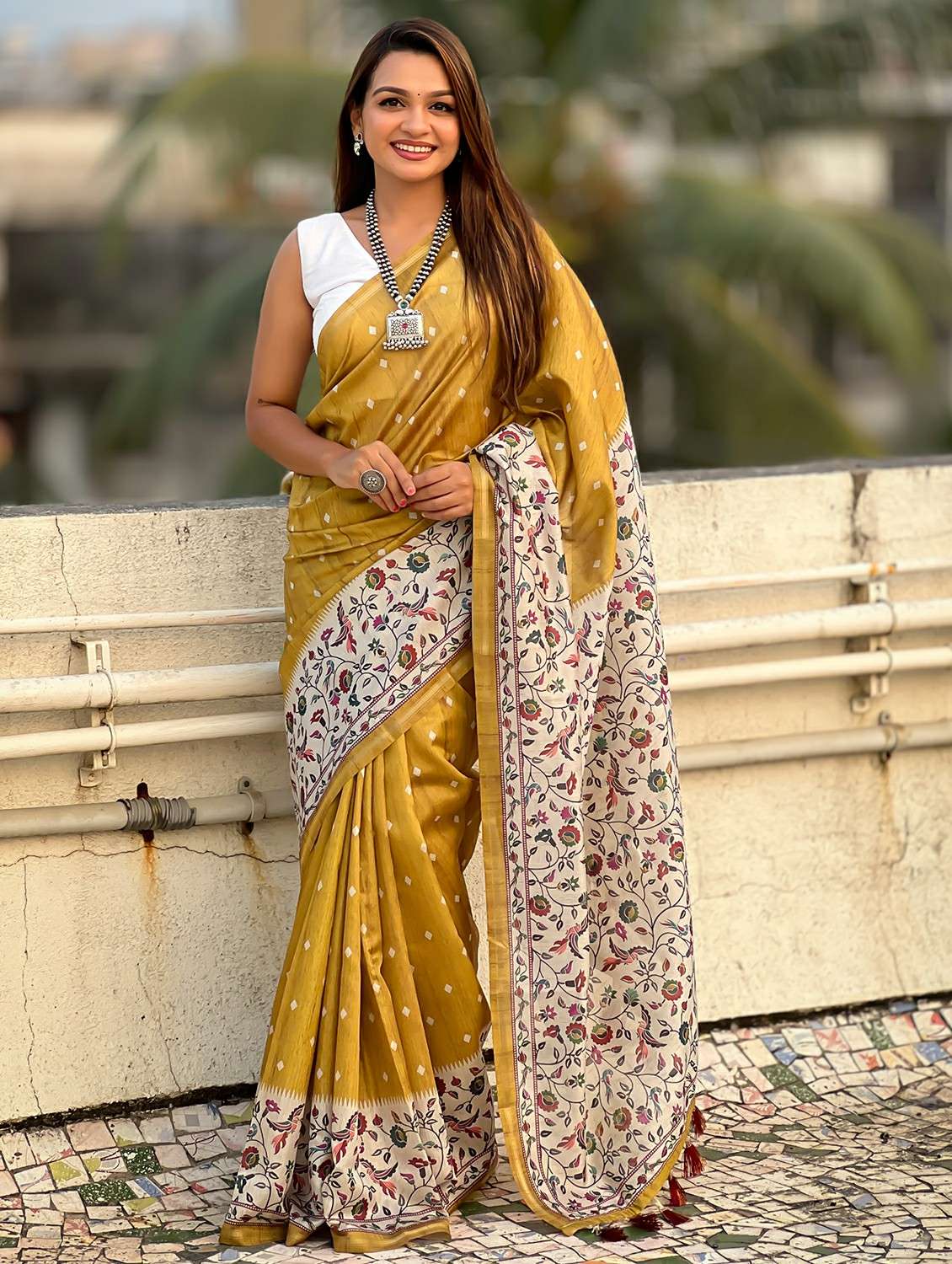 women printed casual wear saree with blouse