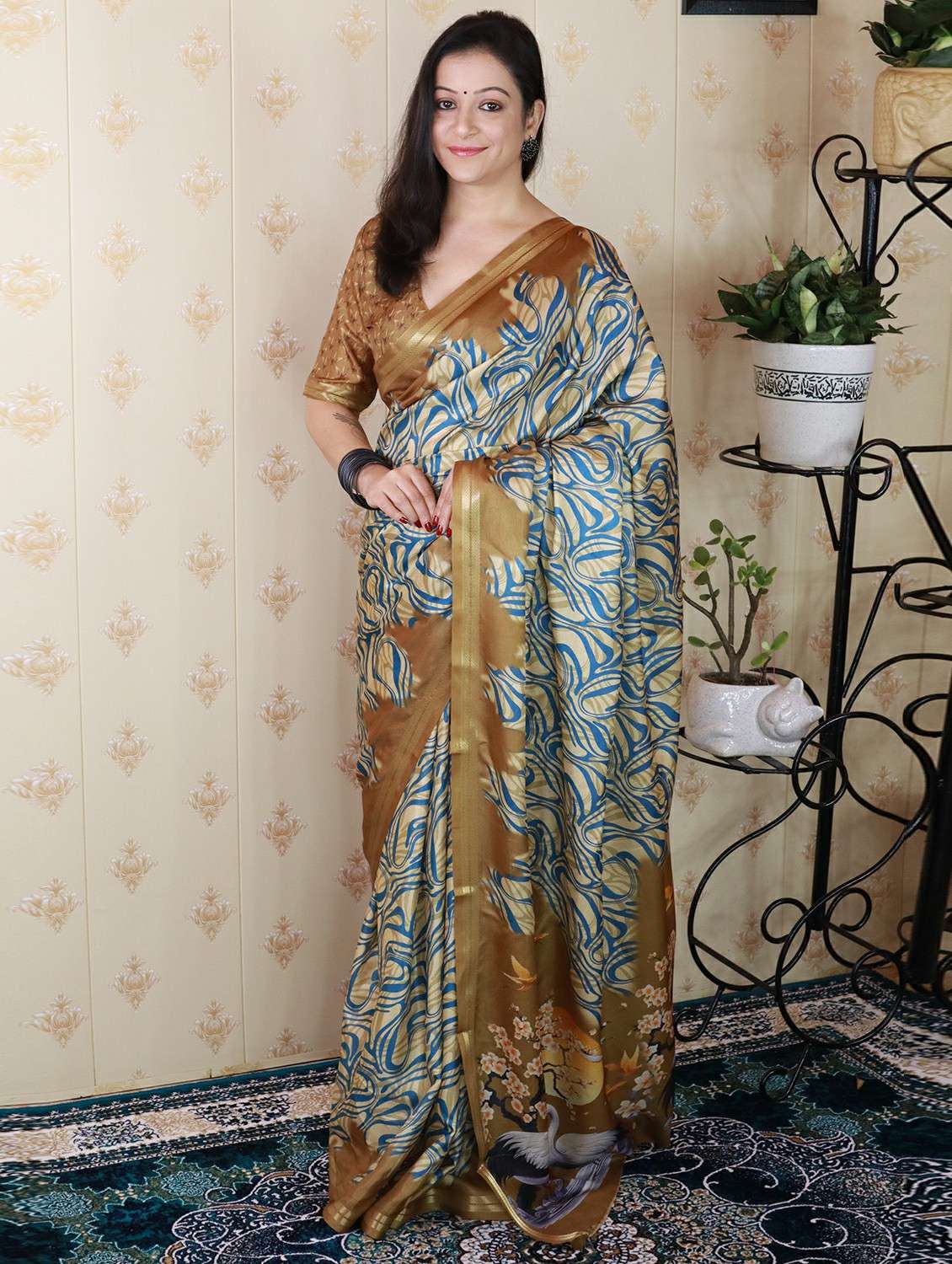 women printed casual wear saree with blouse