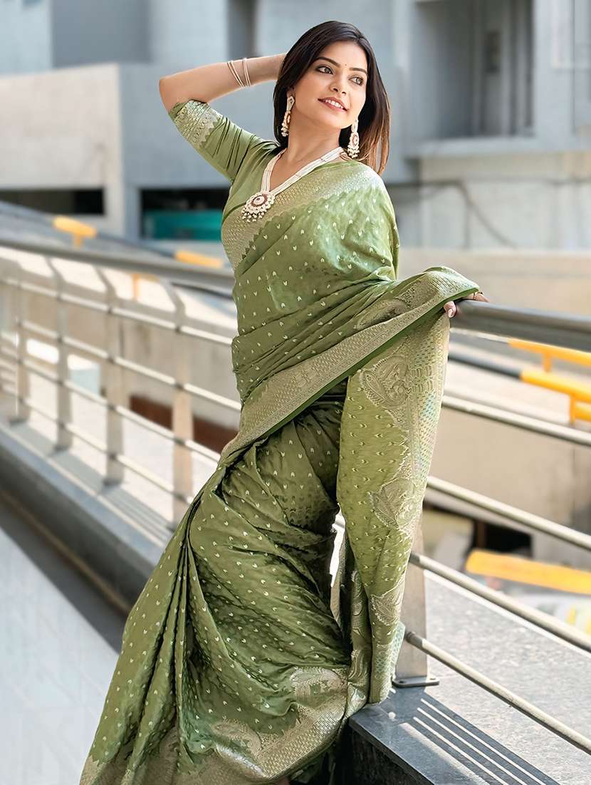 women self design banarasi saree with blouse - 22449823 -  Standard Image - 2