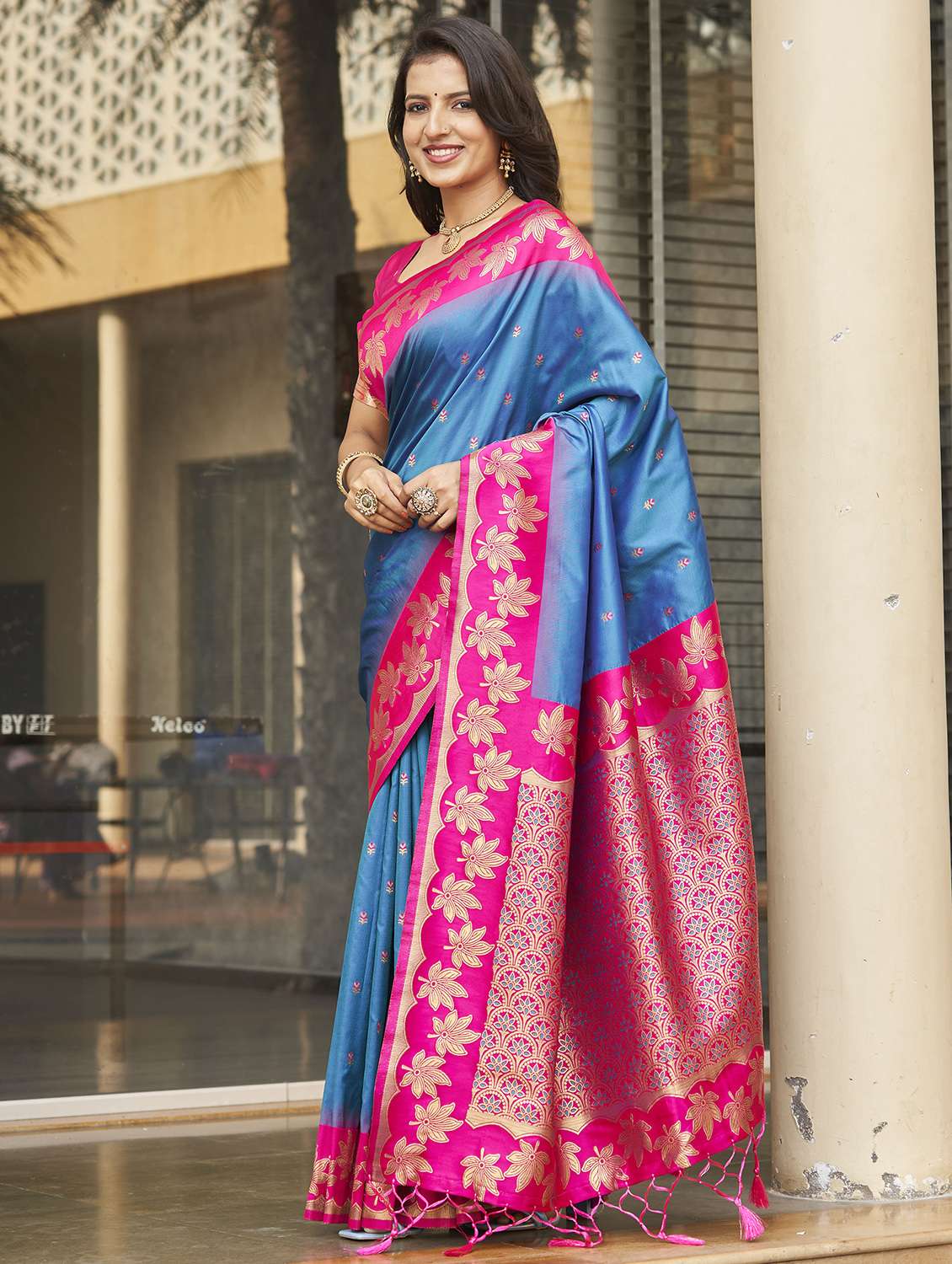 women self design banarasi saree with blouse - 22450353 -  Standard Image - 2