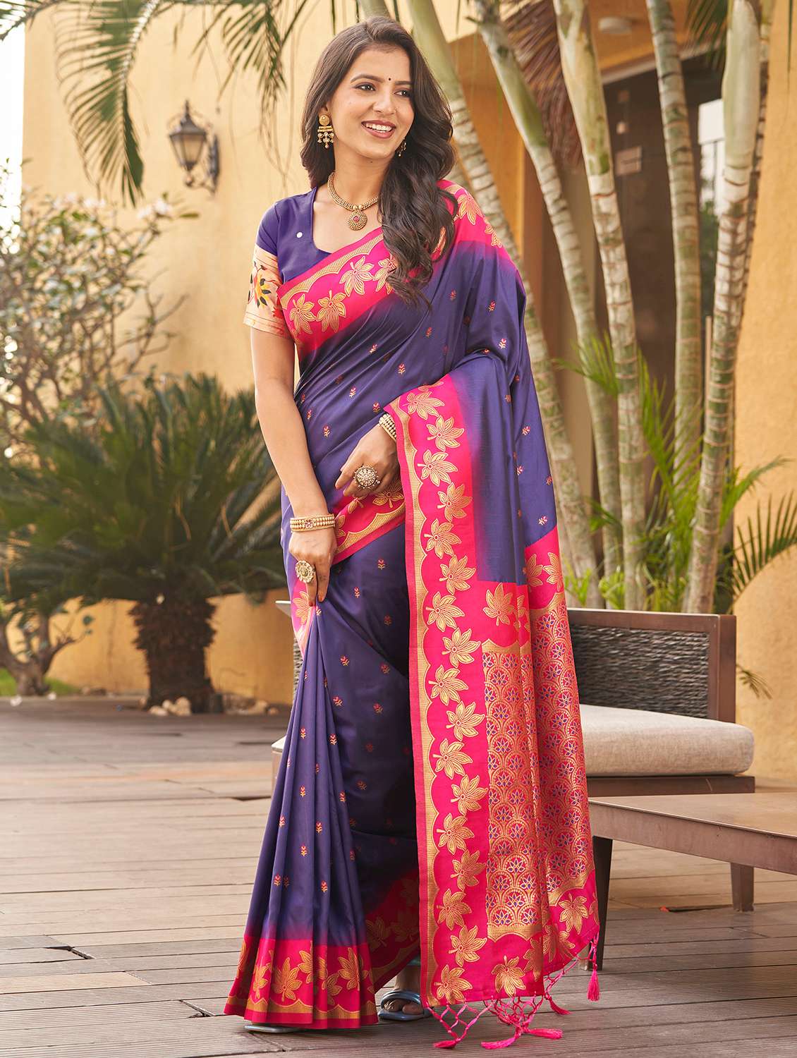 women self design banarasi saree with blouse