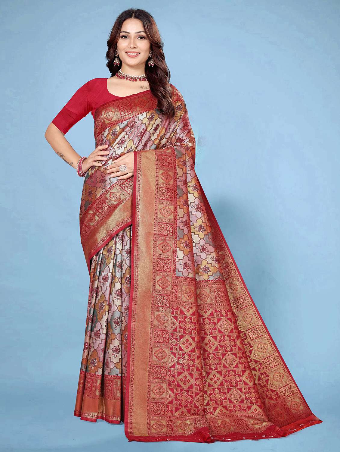 women self design kanjivaram saree with blouse