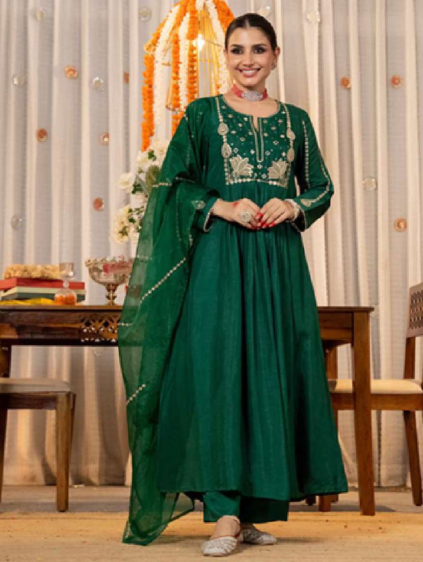 women green kurta pant set