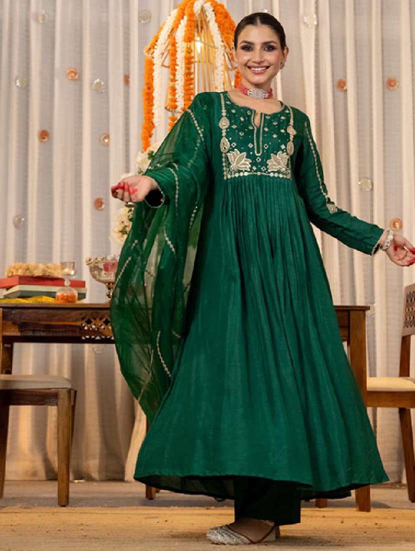 women green kurta pant set - 22451485 -  Standard Image - 2