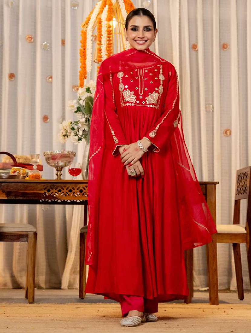 women red kurta pant set