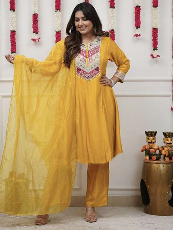 women solid with work three quarter sleeve kurta pant with dupatta set - 22451859 -  Standard Image - 2