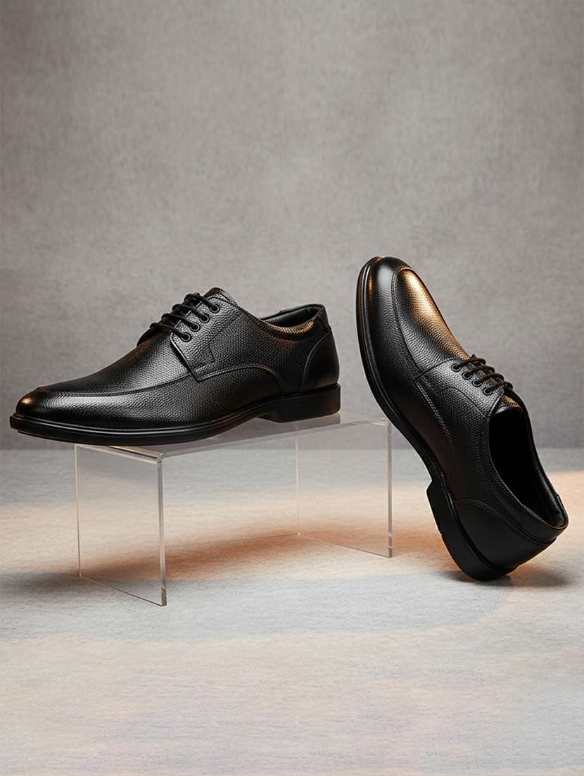 men solid lace up derby