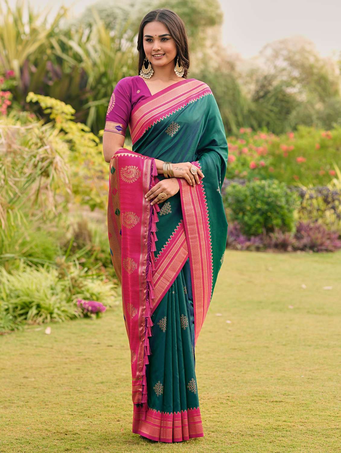 women self design paithani saree with blouse - 22452200 -  Standard Image - 2