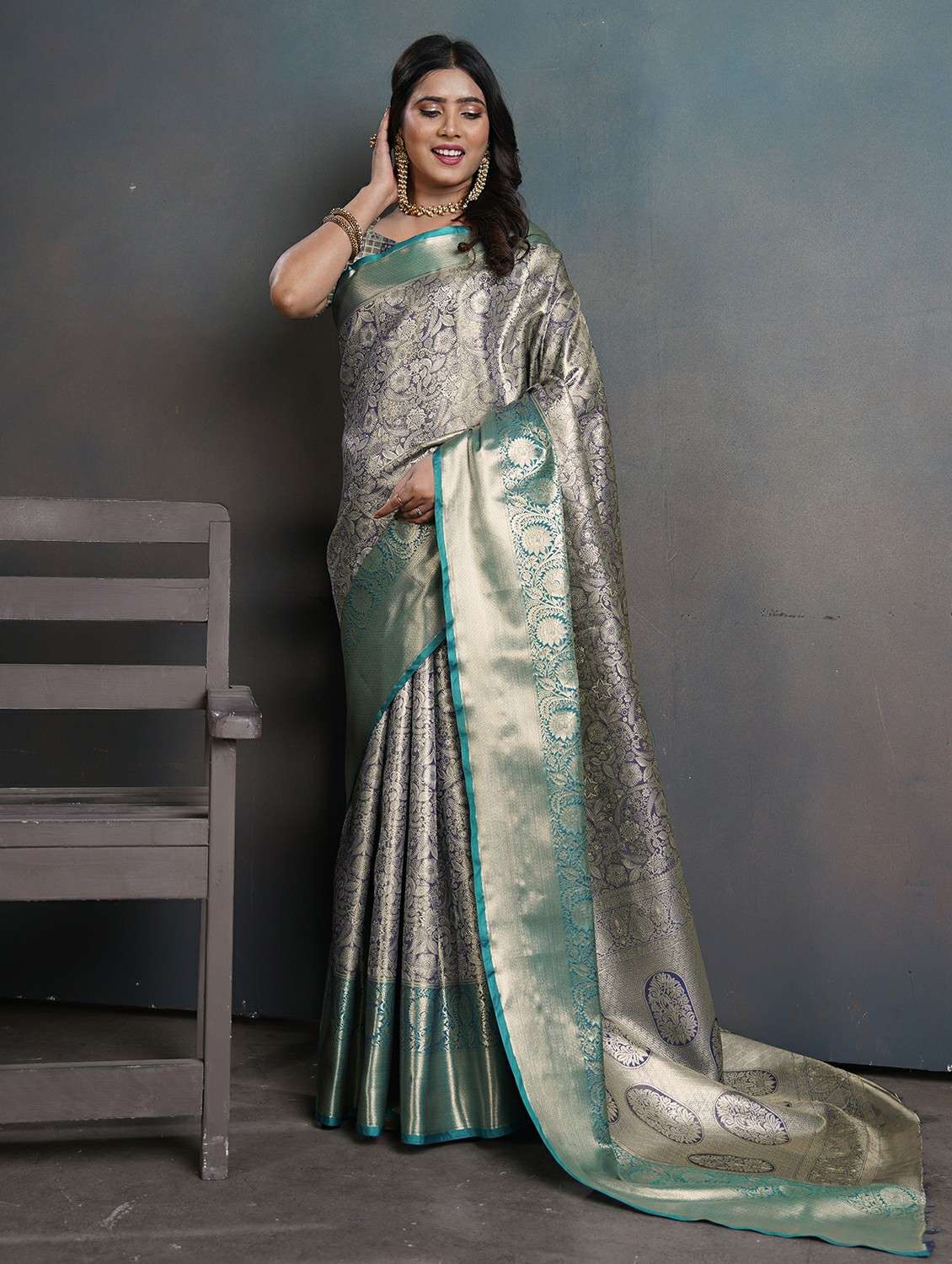 green silk kanjivaram saree with blouse - 22452307 -  Standard Image - 2