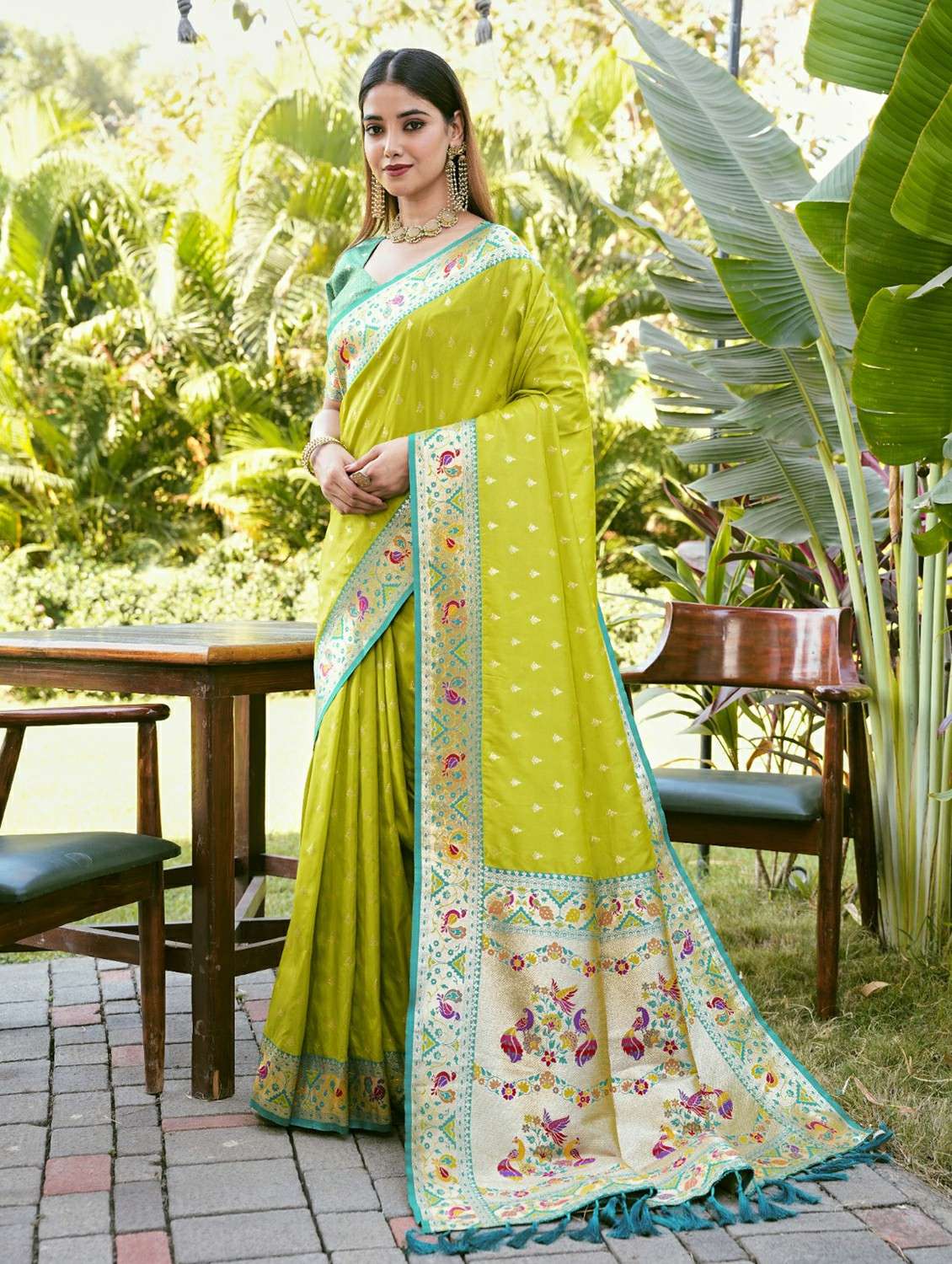 women self design paithani saree with blouse - 22453705 -  Standard Image - 2