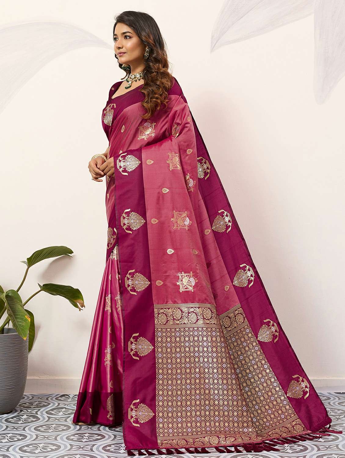 women self design banarasi saree with blouse - 22453711 -  Standard Image - 2