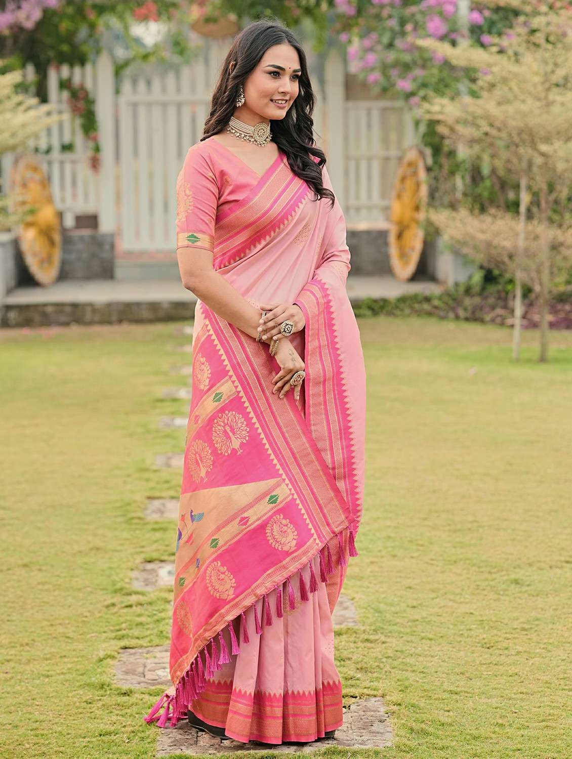 women self design paithani saree with blouse - 22453721 -  Standard Image - 2