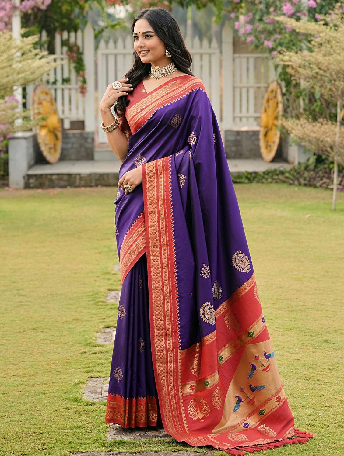 women self design paithani saree with blouse - 22453725 -  Standard Image - 2