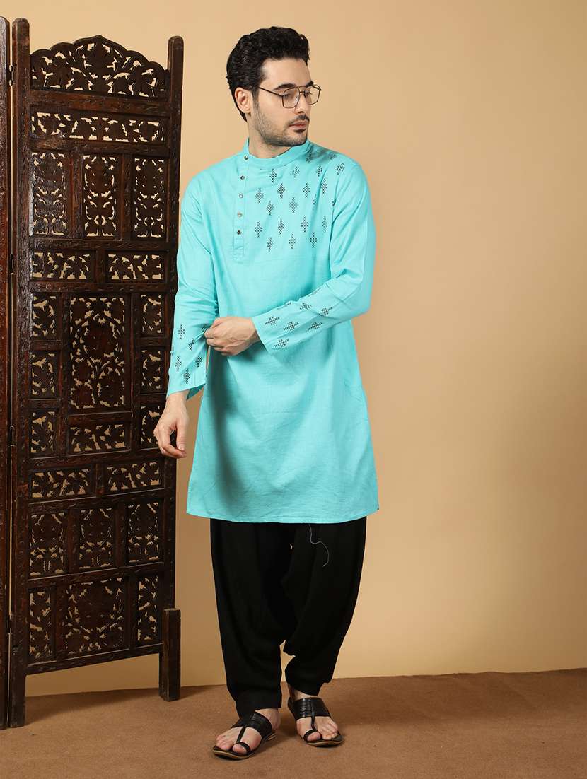 Men Embroidered Mandarin Neck Long Kurta - 22453733 -  Standard Image - 2