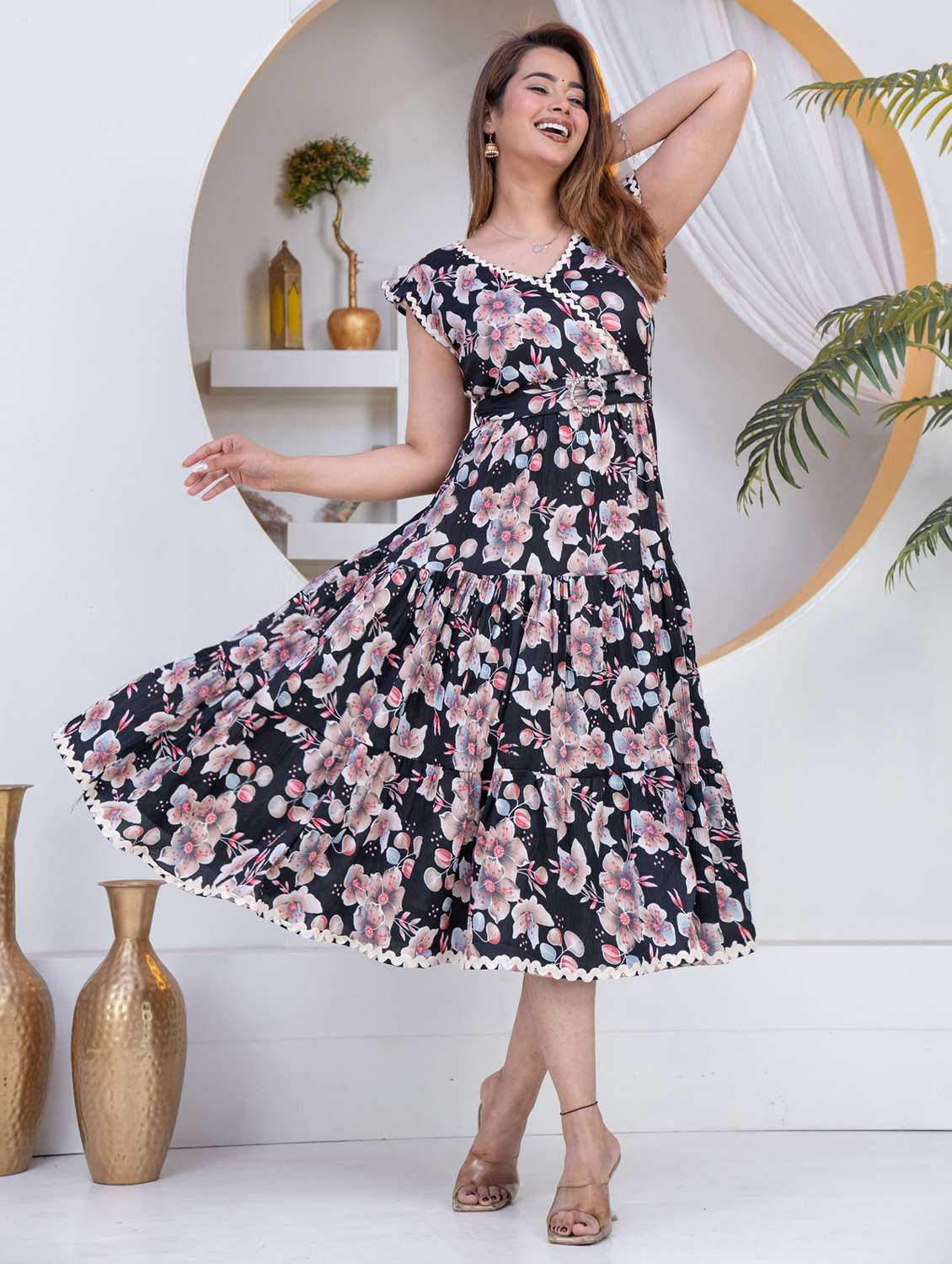 women black crepe gown dress - 22453933 -  Standard Image - 2