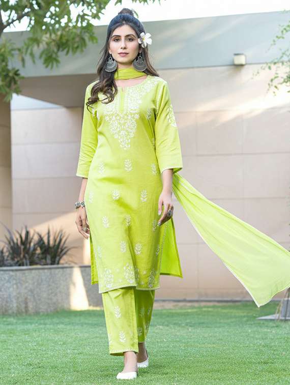 women green suit set - 22453943 -  Standard Image - 2