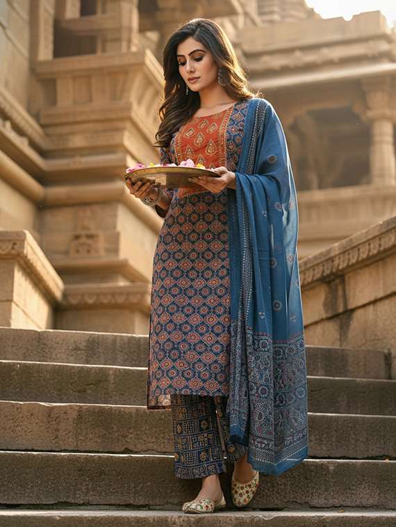 women navy blue suit set - 22453958 -  Standard Image - 2