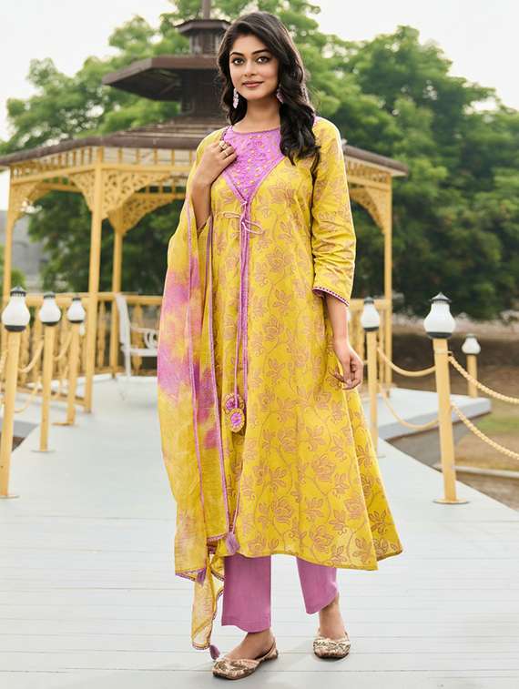 Women Floral Mustard Suit Set - 22453987 -  Standard Image - 2