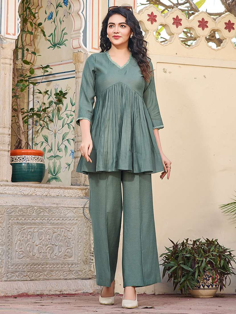 women solid three quarter sleeve ethnic co-ord set
