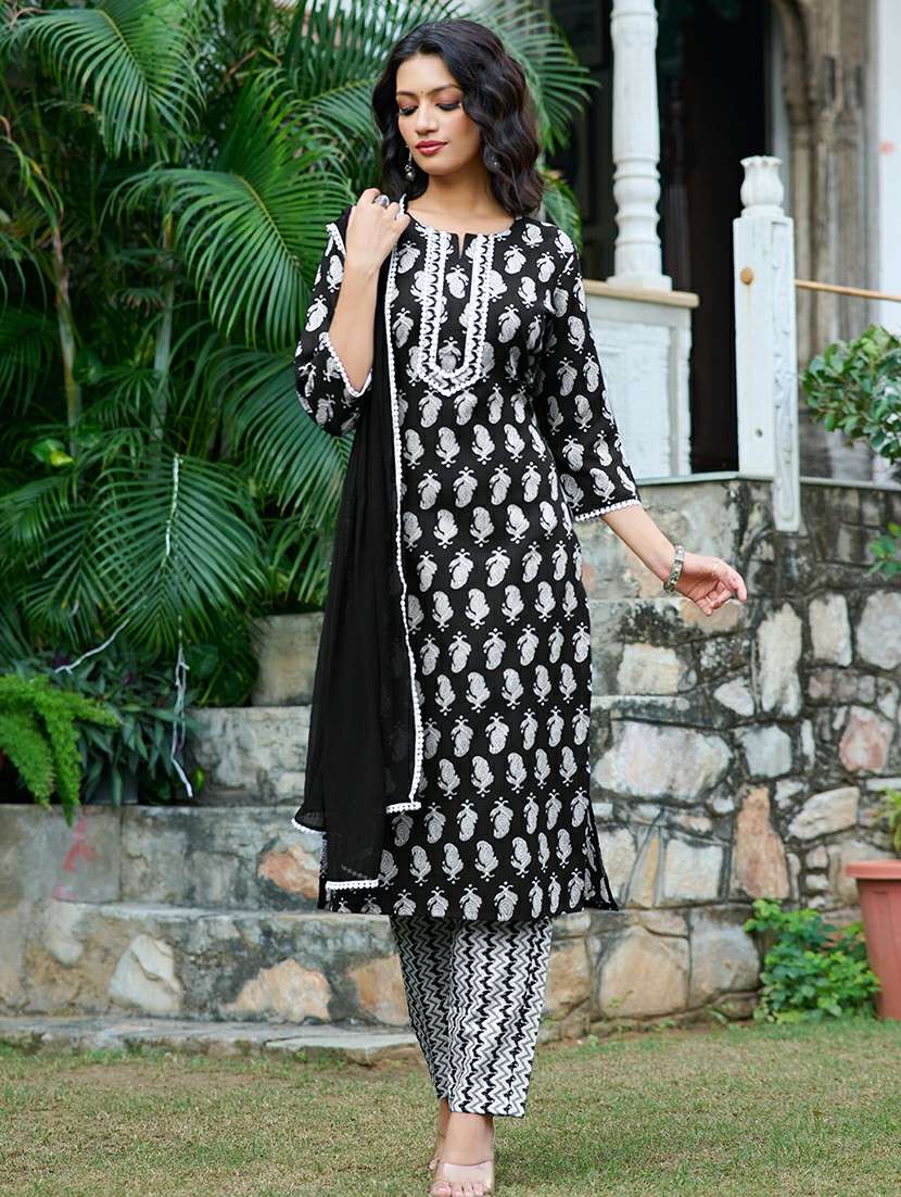 women printed three quarter sleeve kurta pant with dupatta set