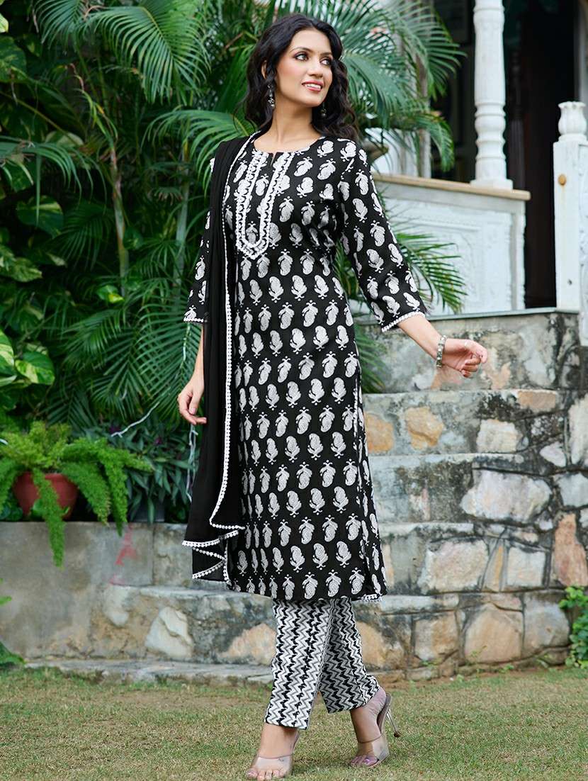 Women Printed Three Quarter Sleeve Kurta Pant With Dupatta Set - 22454143 -  Standard Image - 2